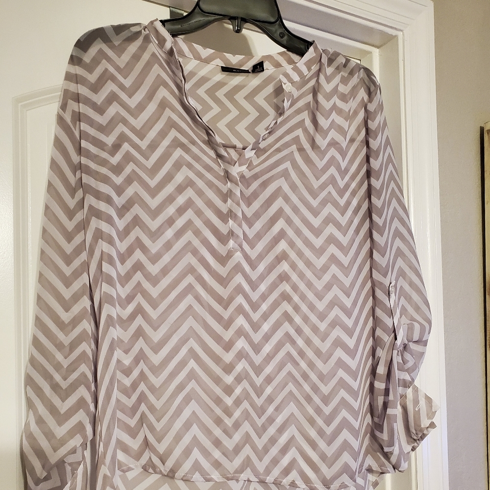 Chevron top - Picture 2 of 3